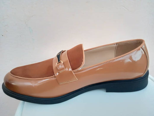 حذاء كلاسيكي - Classic shoe